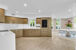 100 SE 5th Ave Unit 106, Boca Raton, FL 33432