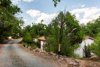 20 B Glowing Star Rd, Santa Fe, NM 87506