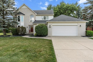 2896 Chippewa Ct, Troy, MI 48085