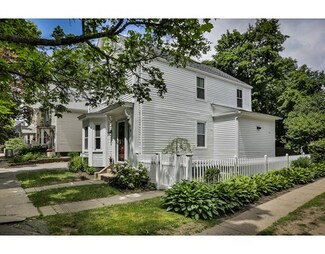 70 Marlboro St, Newburyport, MA 01950
