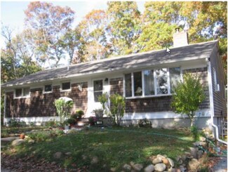 191 Midland Ave, Vineyard Haven, MA 02568