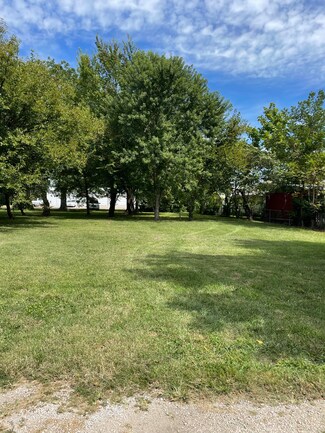 1844 N Weller Ave, Springfield, MO 65803