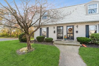 17 Plantation Dr, Agawam, MA 01001