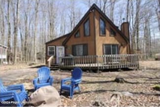158 Wyomissing Dr, Pocono Lake, PA 18347