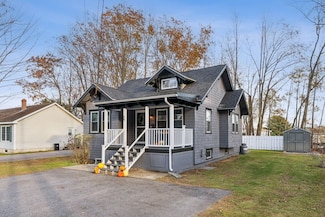 89 Lake Auburn Ave, Auburn, ME 04210