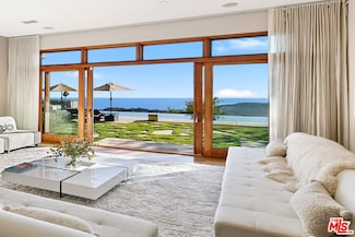 301 Loma Metisse Rd, Malibu, CA 90265