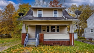 884 Lovers Ln, Akron, OH 44306