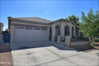 3868 Loma Brisa Dr, El Paso, TX 79938
