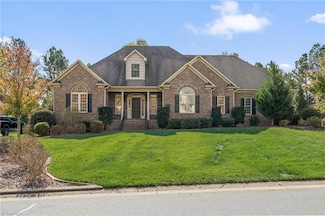 453 Inverness Dr, Winston Salem, NC 27107
