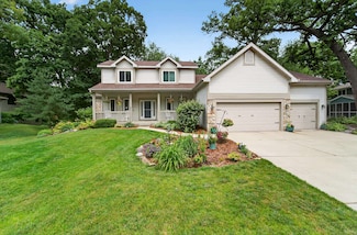 909 Timber Ridge Dr, Oregon, WI 53575