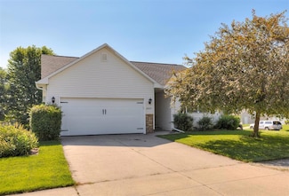 2609 Eagle Point Ct, Des Moines, IA 50320