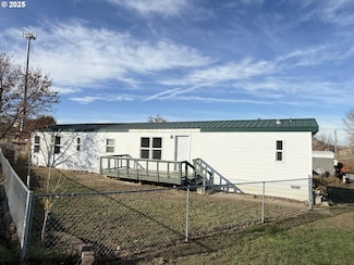 941 SE 9th St, Pendleton, OR 97801