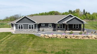 4190 Bluff Point Ct, Hazel Green, WI 53811