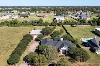 5019 Majestic Dr, Baytown, TX 77523