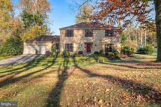 2129 Greenbrier Dr, Villanova, PA 19085