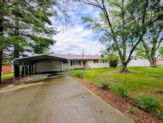 20431 Sharon Dr, Circleville, OH 43113