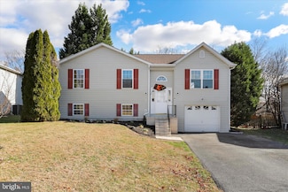 151 Farm Pond Ln, Martinsburg, WV 25404