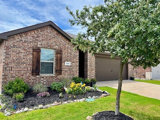 121 Sir Barton Ln, Caddo Mills, TX 75135