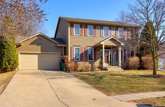 9205 Goodman Cir, Urbandale, IA 50322