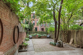169 E 94th St, New York, NY 10128