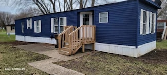 115 Jonquil Dr, Davis Junction, IL 61020
