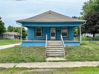 213 W 15th St, Trenton, MO 64683