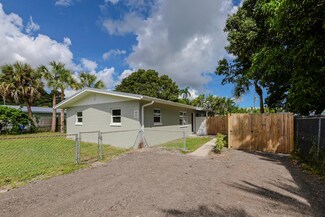 377 SE Tejon St, Stuart, FL 34994