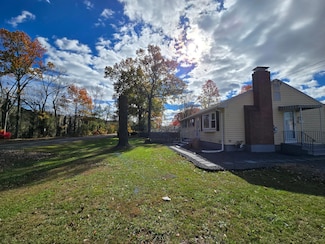 559 Mountain Rd, Newington, CT 06111