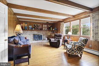 85 Turkey Ln, Furlong, PA 18925