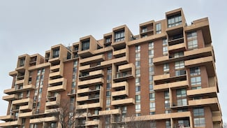465 W Dominion Dr Unit 404, Wood Dale, IL 60191