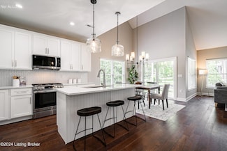 100 Wellston Place, Saint Matthews, KY 40207