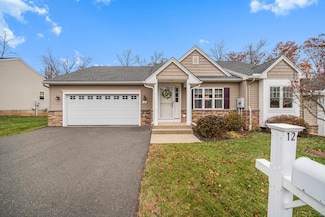 12 Woodridge Dr Unit 12, Windsor Locks, CT 06096
