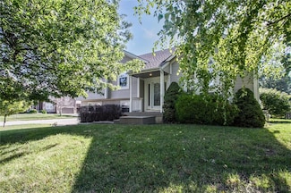 5323 Kenton St, Shawnee, KS 66226
