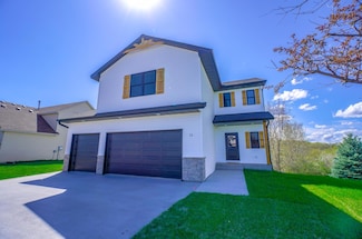 1205 Riverside Dr N, Hudson, WI 54016