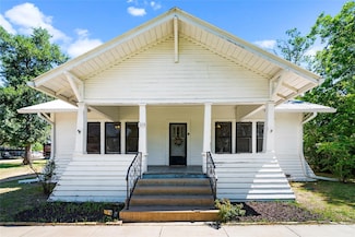 1115 N Avenue C, Elgin, TX 78621