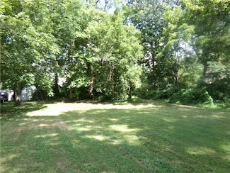 1005 Daisy St, Sweet Springs, MO 65351