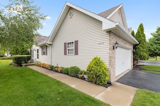 12050 Baneberry Dr Unit 9, Roscoe, IL 61073