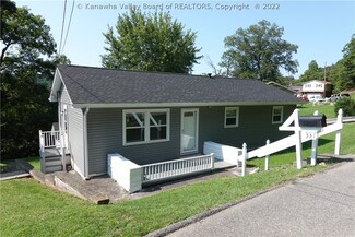 331 Westmoreland Dr, Dunbar, WV 25064