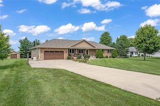 904 Pleasant St SE, Bondurant, IA 50035
