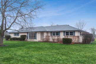 2222 Irondale Rd, Libertyville, IL 60048