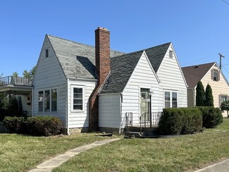 902 E 32nd St, Anderson, IN 46016