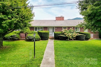 441 Mulberry St, Clyde, NC 28721