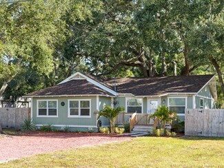 15695 Michigan Dr, Clearwater, FL 33760