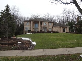 7282 Forestwood Dr, Independence, OH 44131