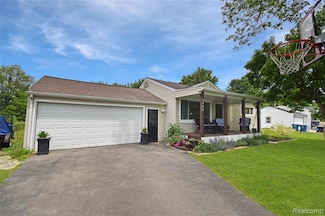 4466 Eastwood Dr, Swartz Creek, MI 48473