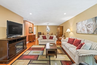 7 Ledgewood Way Unit 3, Peabody, MA 01960