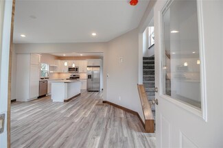 110 14th St NW, Cedar Rapids, IA 52405