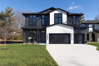 504 N Maple St, Chaska, MN 55318