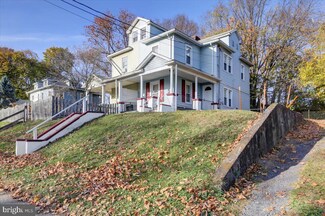 33 E Columbia Rd, Enola, PA 17025