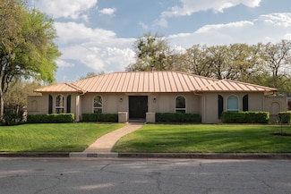5024 Boulder Lake Rd, Fort Worth, TX 76103